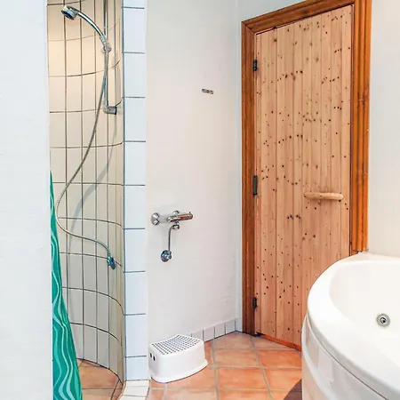 Pet Friendly In Hadsund With Kitchen Holiday home Helberskov